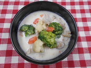 花野菜と鶏肉のミルク煮