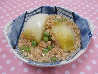 玉ねぎの鶏そぼろあんかけ